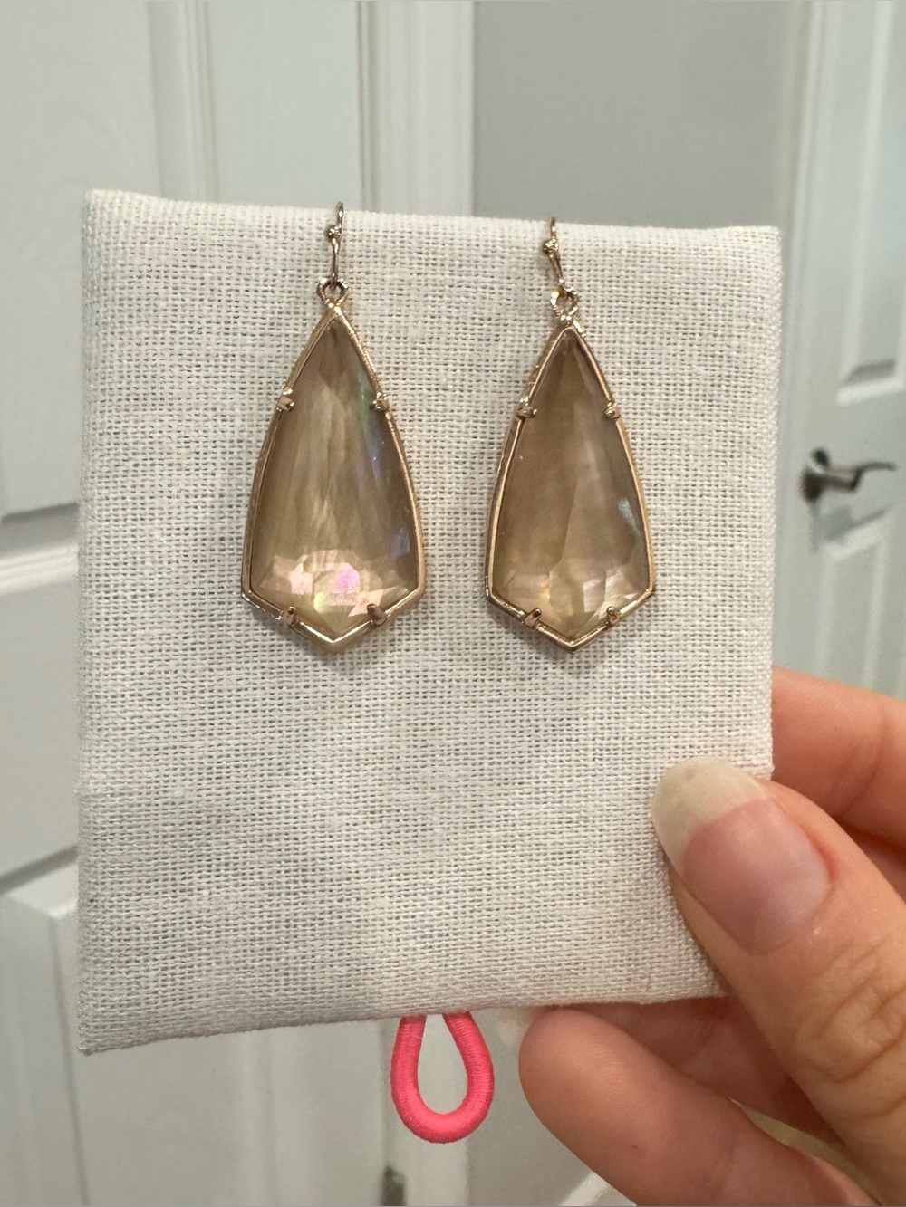 Kendra Scott Carla Iridescent Rose Gold Mother of Pearl - excellent condition